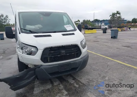 2018 Ford Transit-250 z USA, uszkodzony, nr VIN 1FTYR1YM2JKA27213